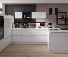 Cuisine moderne sur mesure : Éclat Minimaliste et Technologie Avancée